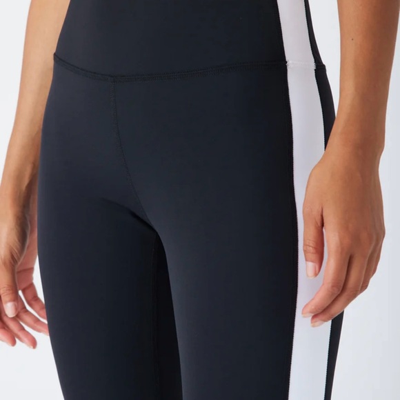 Gigi C Black & White Cora Legging, Size M - Picture 3 of 3